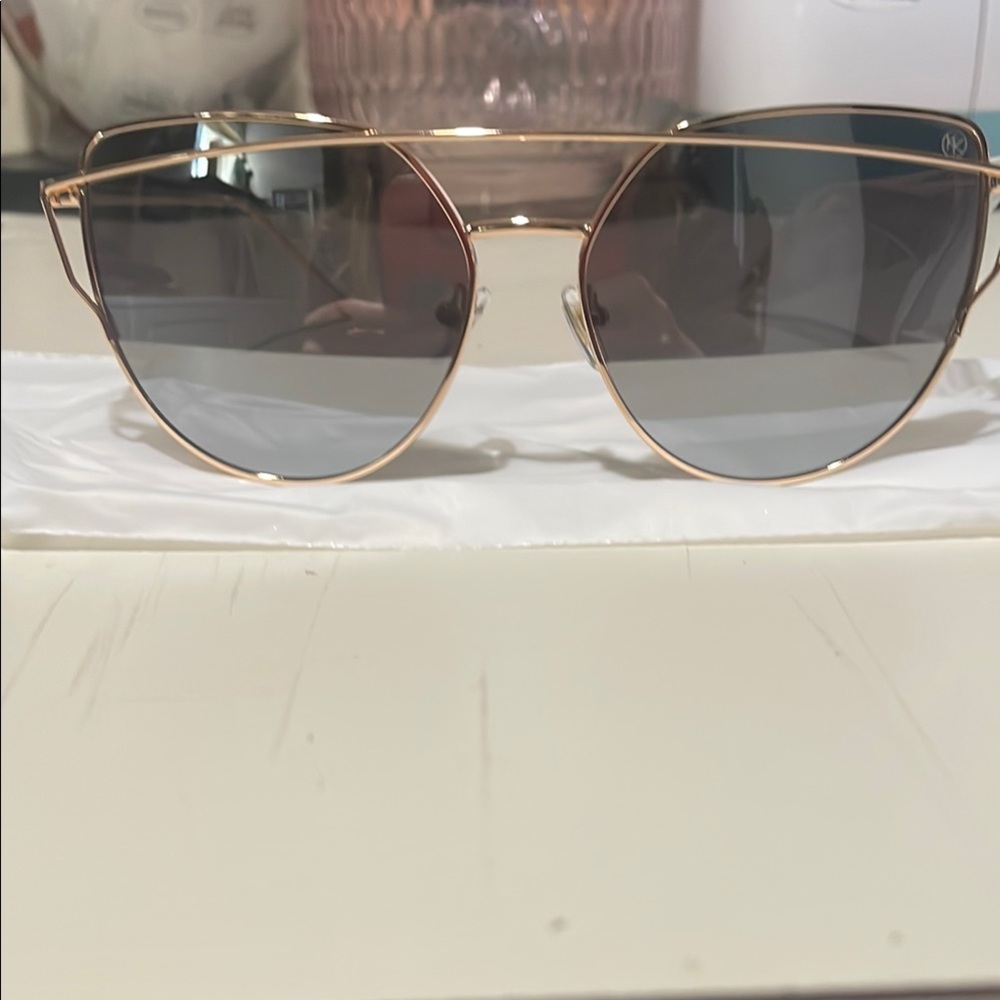 Stylish Gold Frame Sunglasses
